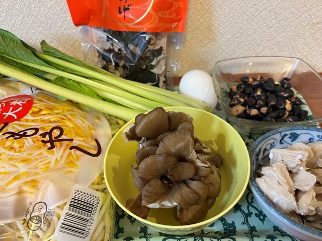 きくらげ＆豆もみゃしの黒煎豆中華スープの材料一覧を撮影した写真